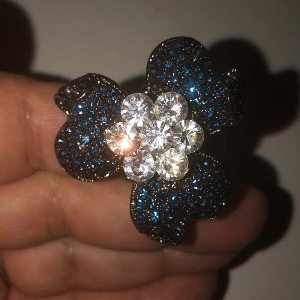 Two stretch crystal rings